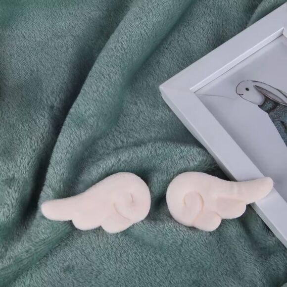 Pink Angel Wing Cosplay Hair Clips – Soft Plush Kawaii Barrettes - Picture 3 of 5